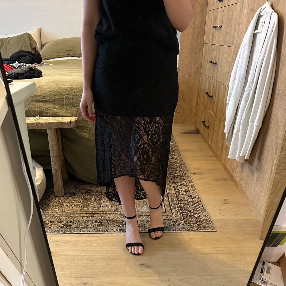 Lace skirt